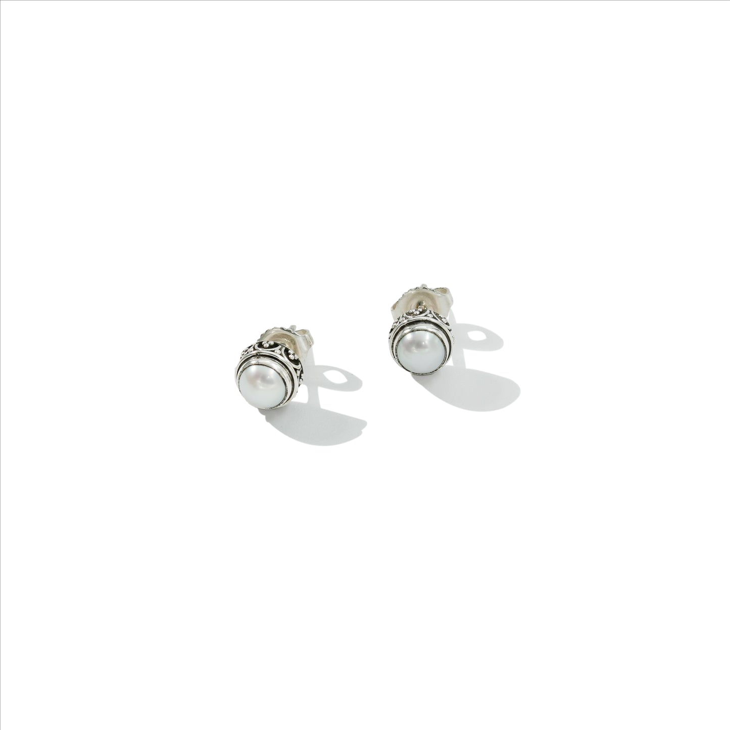 EARRING ROUND BUN BEZEL