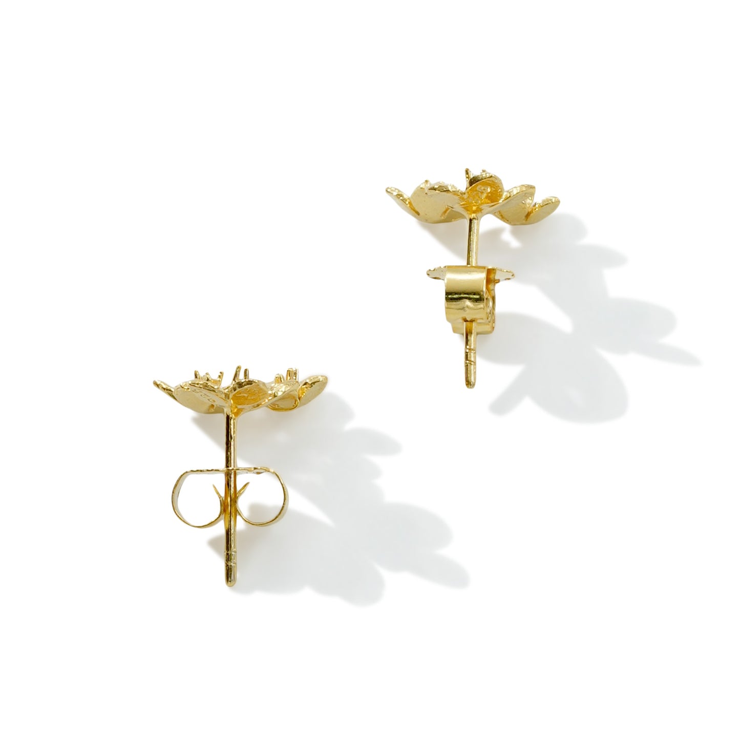 EARRING THREE FLOWER BRUSHED 18K GOLD PLATED