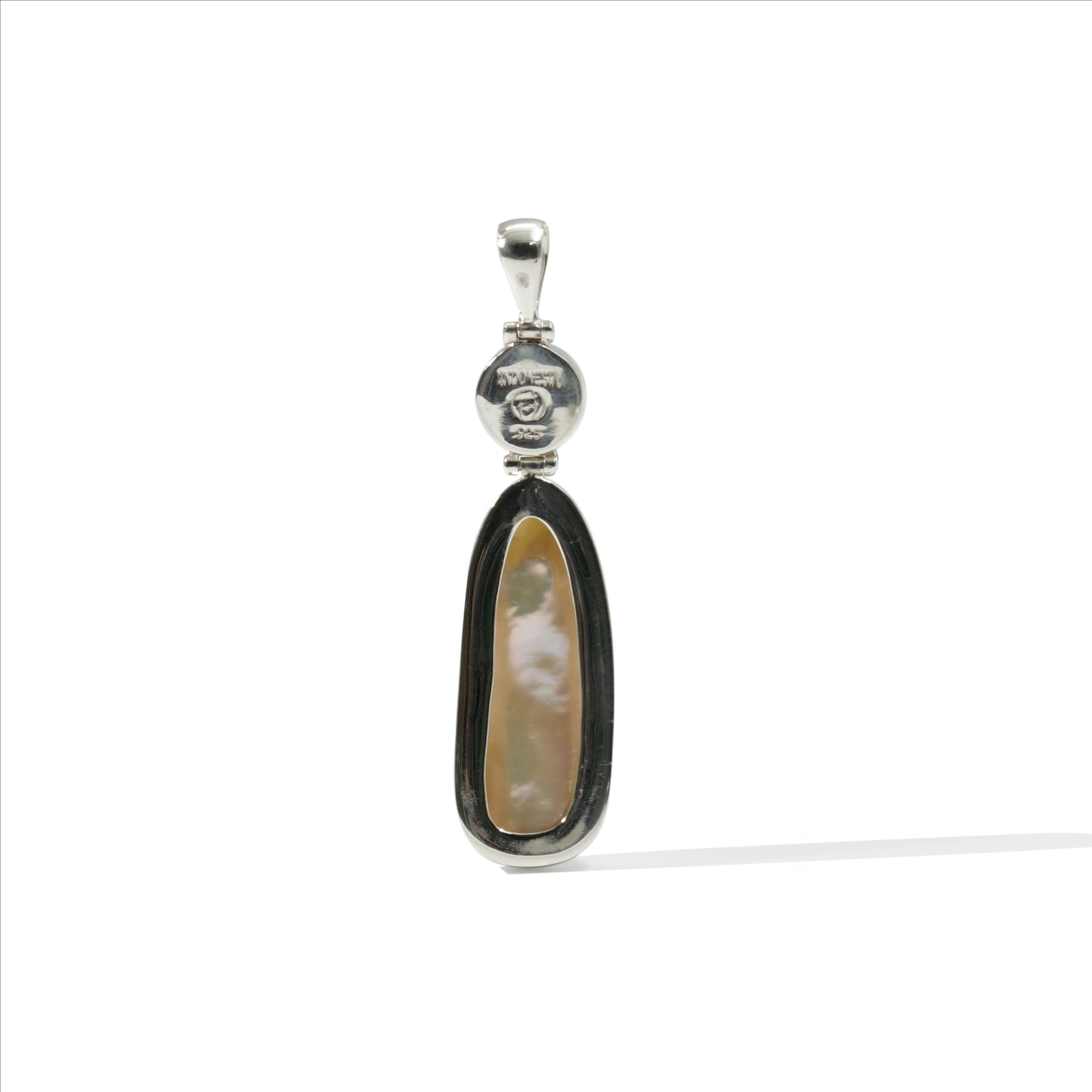 PENDANT WITH FRESH WATER AND KESHI PEARL